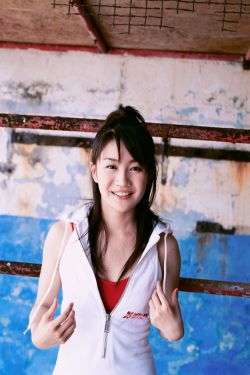 女兒吃大雞巴