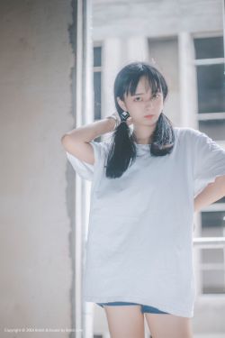 小莹客厅激情46章至50章视